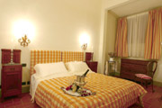 Appartement Vacances Florence: Chambre  coucher avec deux lits individuels de l'Appartement Vasari  Florence