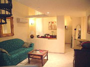 Rome Appartement Location: Salle de sjour avec divan-lit de l'Appartement Tritone Type D  Rome