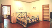 Rom Ferienwohnung: Weiteres Doppelschlafzimmer der Ferienwohnung Scandenberg in Rom
