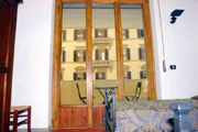 Wohnungen Florenz Italien: Doppelschlafzimmer mit Balkon der Wohnung Bonciani in Florenz Italien