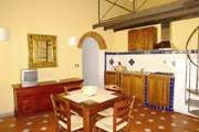 Florence Vacances Location: Salle  manger avec cuisine de l'Appartement pour vacances Benozzo  Florence