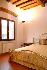 Suite Florenz Toskana: Doppelschlafzimmer der Suite Uccello in Florenz
